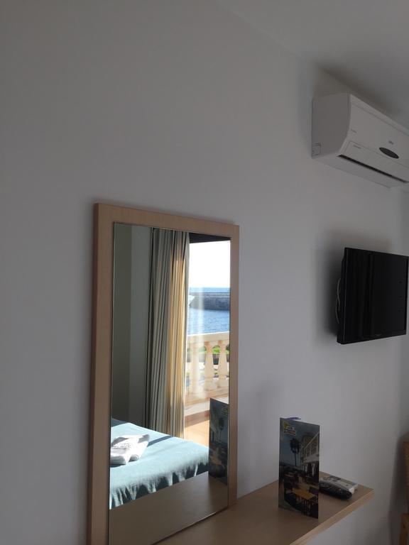 Hostal Sa Prensa Ciutadella  Kamer foto